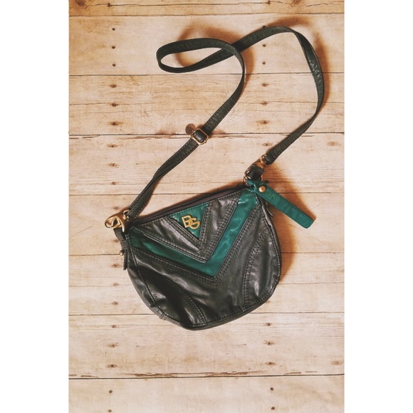 Vintage BCBG crossbody - Picture 2 of 3